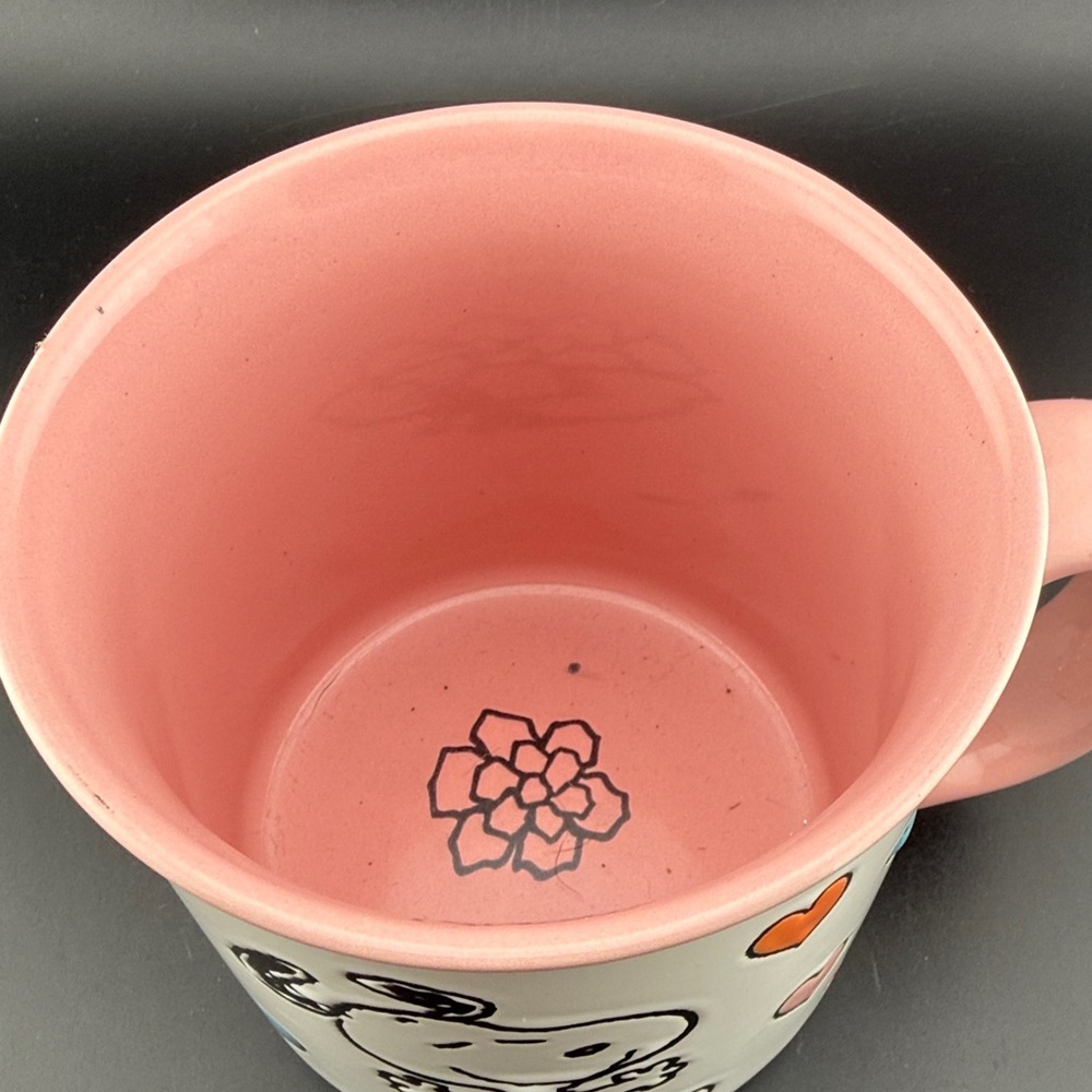 Peanuts Snoopy in Love w/ Hearts White /Pink Ceramic 21ozBig Mug - Picture 4 of 5